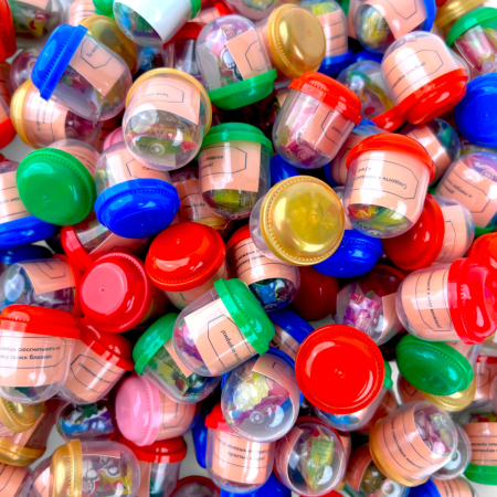 Конфеты в капсулах 28 мм С ПРЕДСКАЗАНИЯМИ 250 шт